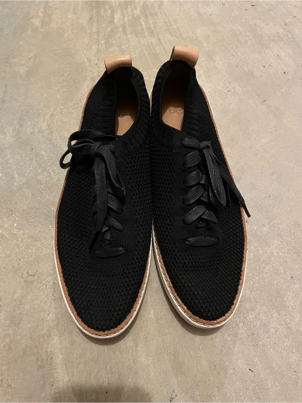 Ugg women’s Sidney Knit Lace Up Minimalist Sneakers in Black Size 8.5